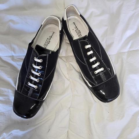 Walter Geniun black patent leather golf shoes with white stitching and white laces #patentleather #designer