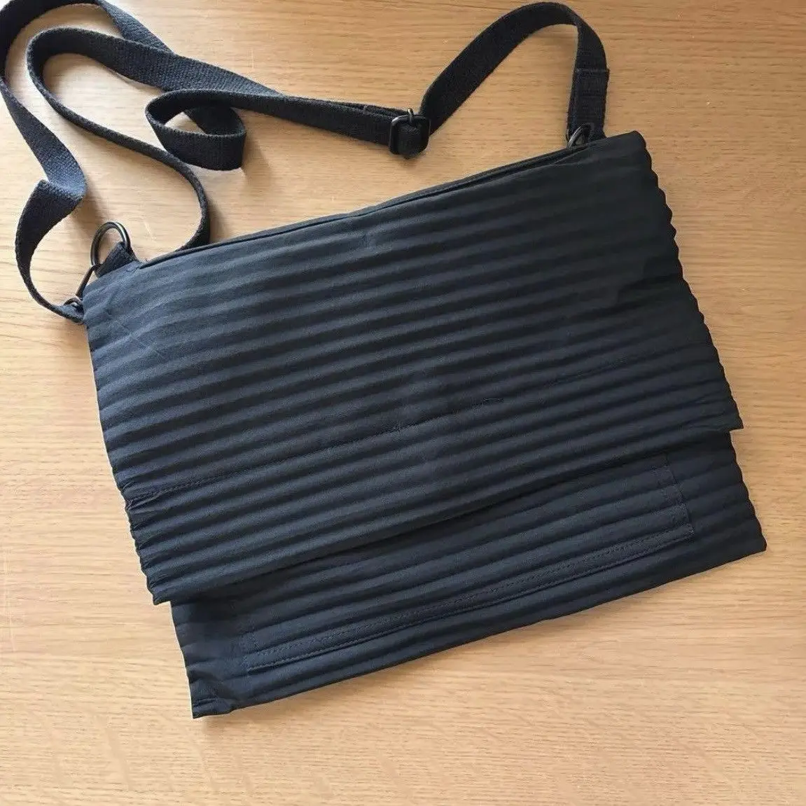 HOMME PLISSÉ ISSEY MIYAKE BAG