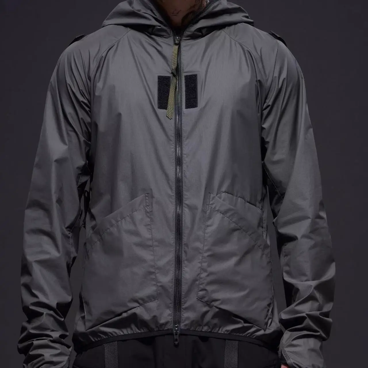 Acronym J118-WS windstopper jacket 

Gently used. Faint visible wear. 

Full pack
